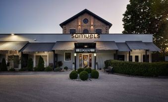 Samuels Boutique Hotel