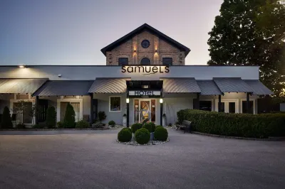 Samuels Boutique Hotel Hotel dekat Reuben R. Sallows Gallery