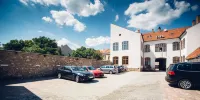 Adele Apartments - parking