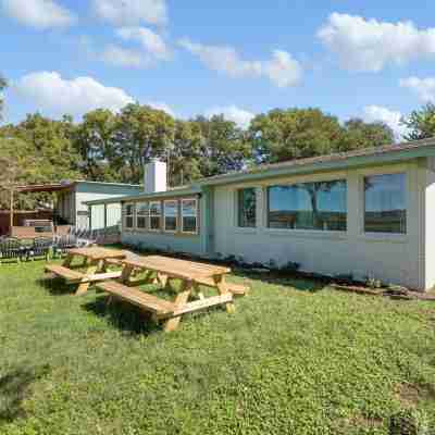 Guadalupe Bluff Farmhouse 3 Bedroom Home by Redawning Hotel Exterior