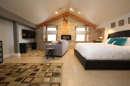 Kemptville Suites Отели рядом с достопримечательностью «King's Lock Craft Distillery»