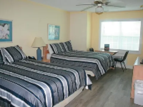 27 Holes of Golf Surrounds the Home 101l with Resort Amenities by Redawning Hotels in Calabash