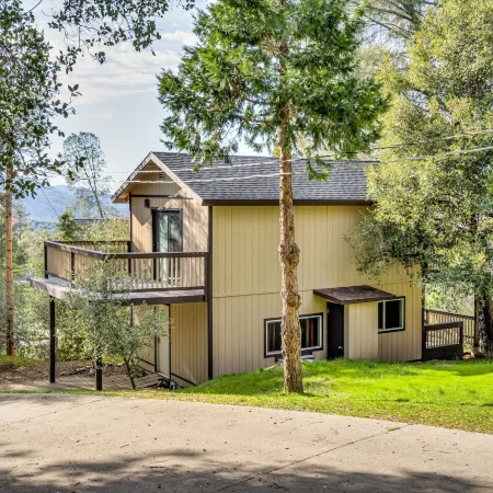 Mountain Trail Lodge and Vacation Rentals