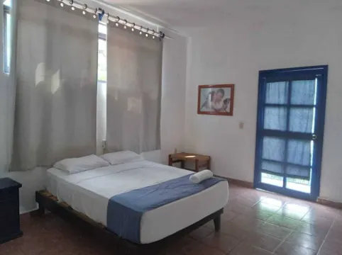 Hotel & Hostal Mayflower