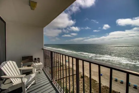 1107 Surf's up by Atlantic Towers