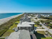 The Amadeus 5 Bedroom Home by Redawning