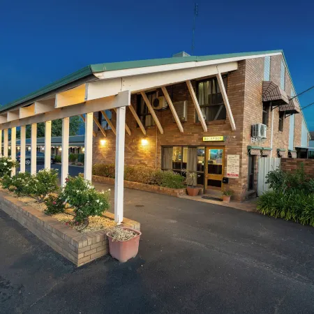 All Travellers Motor Inn
