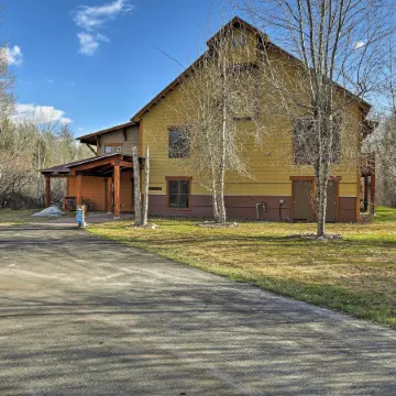 Cozy Driggs Condo w/ Hot Tub & Ski Shuttle Service