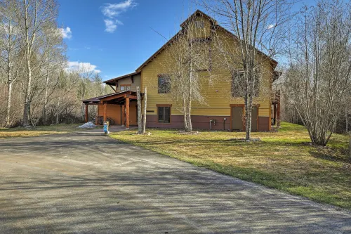 Cozy Driggs Condo w/ Hot Tub & Ski Shuttle Service