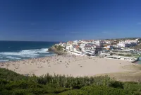 450 meters to the beach, Private gardens,Praia das Maçãs