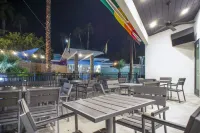 Ccbc Resort Hotel - A Gay Men's Resort Hotel di Cathedral City