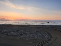 DIRECT ACCESS TO SEA AND POOL, COMPLETELY REFURBISHED IN 2019