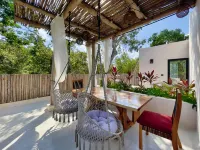 Jungle-chic luxurious Tulum home, 5 mins to Xel-Ha Hotels in Tankah Bay