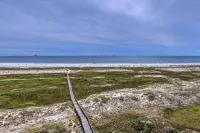Beach Access and Boardwalk Condo in Dauphin Island - อ่างจากุชชี่