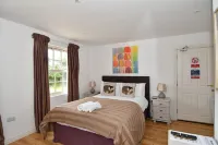 The Rocks B&B Hotels in Crumlin