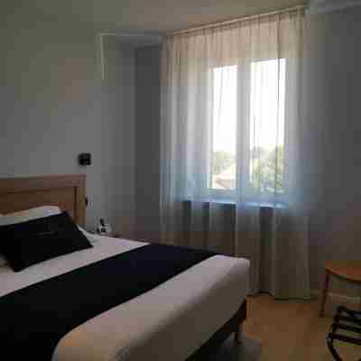 Logis Hôtel le Château Blanchard Rooms