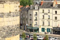 Logis Hôtels- Hôtel Marguerite d'Anjou Angers château - วิว