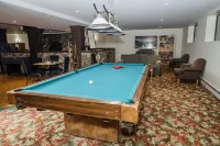 Robin Hood Inn and Suites Hotels in Langford