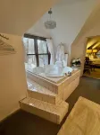 Otter Creek Eau Claire Altoona Hotels in Seymour