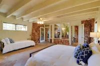 Unique Sedona Home w/ Mountain Views & Guest House - Maalaistalo