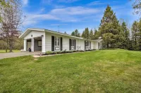 Serene Riverside Retreat 3 Bedroom Home by RedAwning