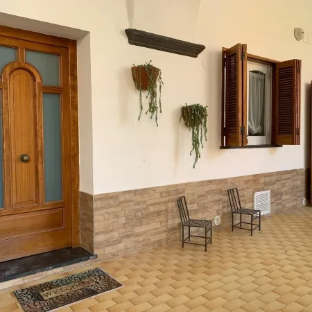 Annygio House - De Vivo Realty