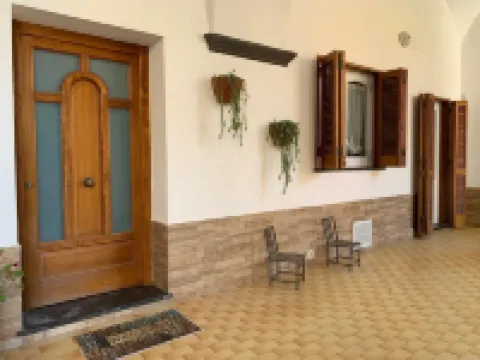 Annygio House - De Vivo Realty