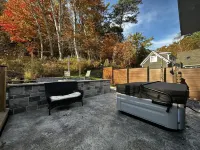 Cozy Turkey Point Tiny Home 1 min walk to the beach with Jacuzzi Hottub!
