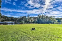'Brookside' Waterfront Home w/ Kayaks & Deck! - Country Houses