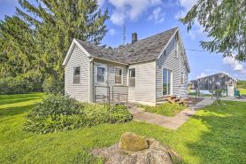 Eclectic Ladysmith Hideaway: Hike and Hunt!