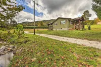Near Hiking + Wineries! Newland Retreat w/ Creek - 무료 와이파이