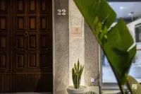 The Lady C - High Apartments