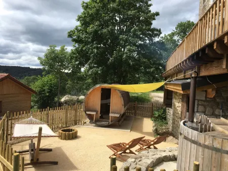 Le Jardin des 4M Отели в г. Сен-Симфорьен-де-Маэн