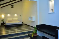 Midigama Holiday Inn Hotels in Matara