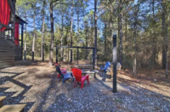 Stylish Broken Bow Cabin w/ Hot Tub + Fire Pit!