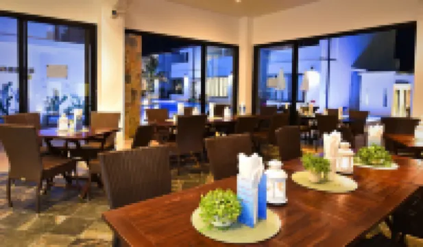 Sai Naam Lanta Residence, Rentals & Restaurant