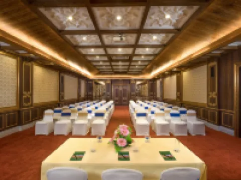 Mayfair Himalayan Spa Resort Hotels in Darjeeling