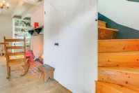 Historical Thurmont Escape w/ Furnished Deck! - Homestays