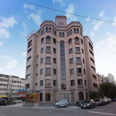 The Metro Hotel,taipei Отели рядом с достопримечательностью «Храм Hsing Tien»