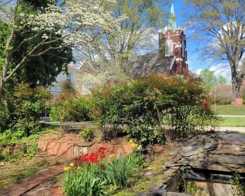 Charming 4-bedroom house with AC and WiFi in delightful Troutman Hotels in Fallstown