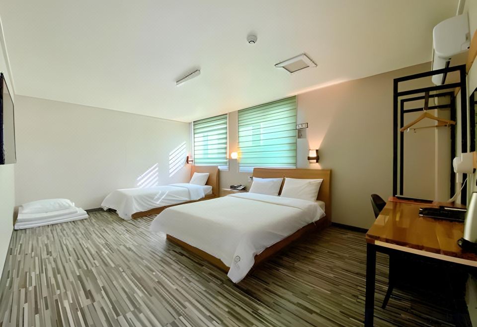 스테이 포항 호텔의 조식 뷔페 장면