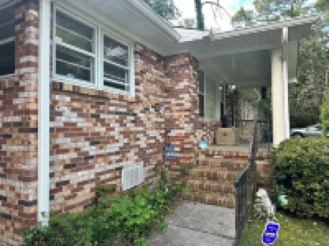 Entire home in quiet neighborhood !! This is a duplex style home!
