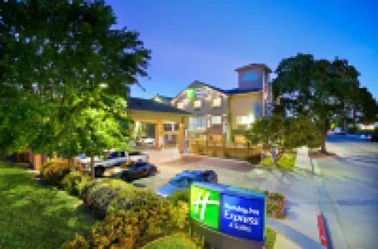 Holiday Inn Express & Suites PASO ROBLES by IHG