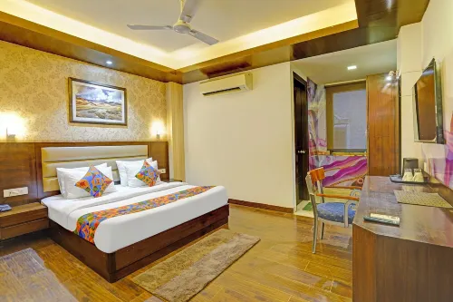 FabHotel Galaxy - Nr Patel Nagar Metro