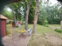 Charming completely updated cottage with water views of Croton Pond. Hotels in Croton Township