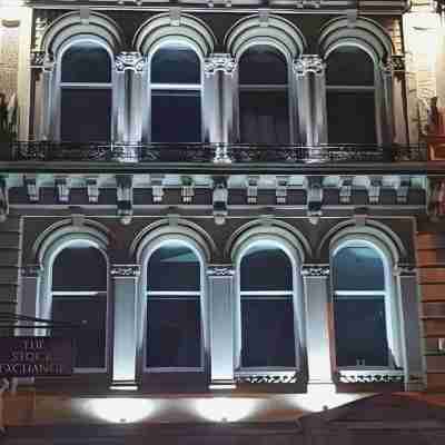 Nelson Mandela Place Apartments Hotel Exterior