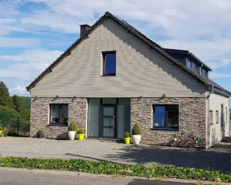 Villa with Spa-Francorchamps F1 Circuit Hotels in Stavelot