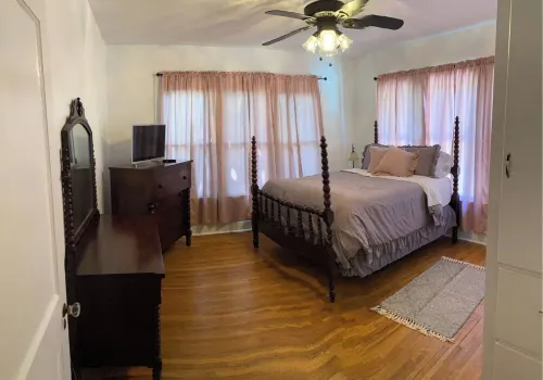 Zylee’s House on Choctaw is just a short walk to downtown Tahlequah.