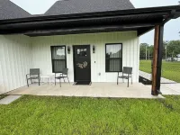 2Br, 1BA Guest Suite, Pool, Hot Tub, Brand New! Hotels in Joplin