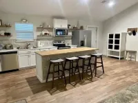 Cozy Luxury Cottage in Country with Fireplace & Hot Tub